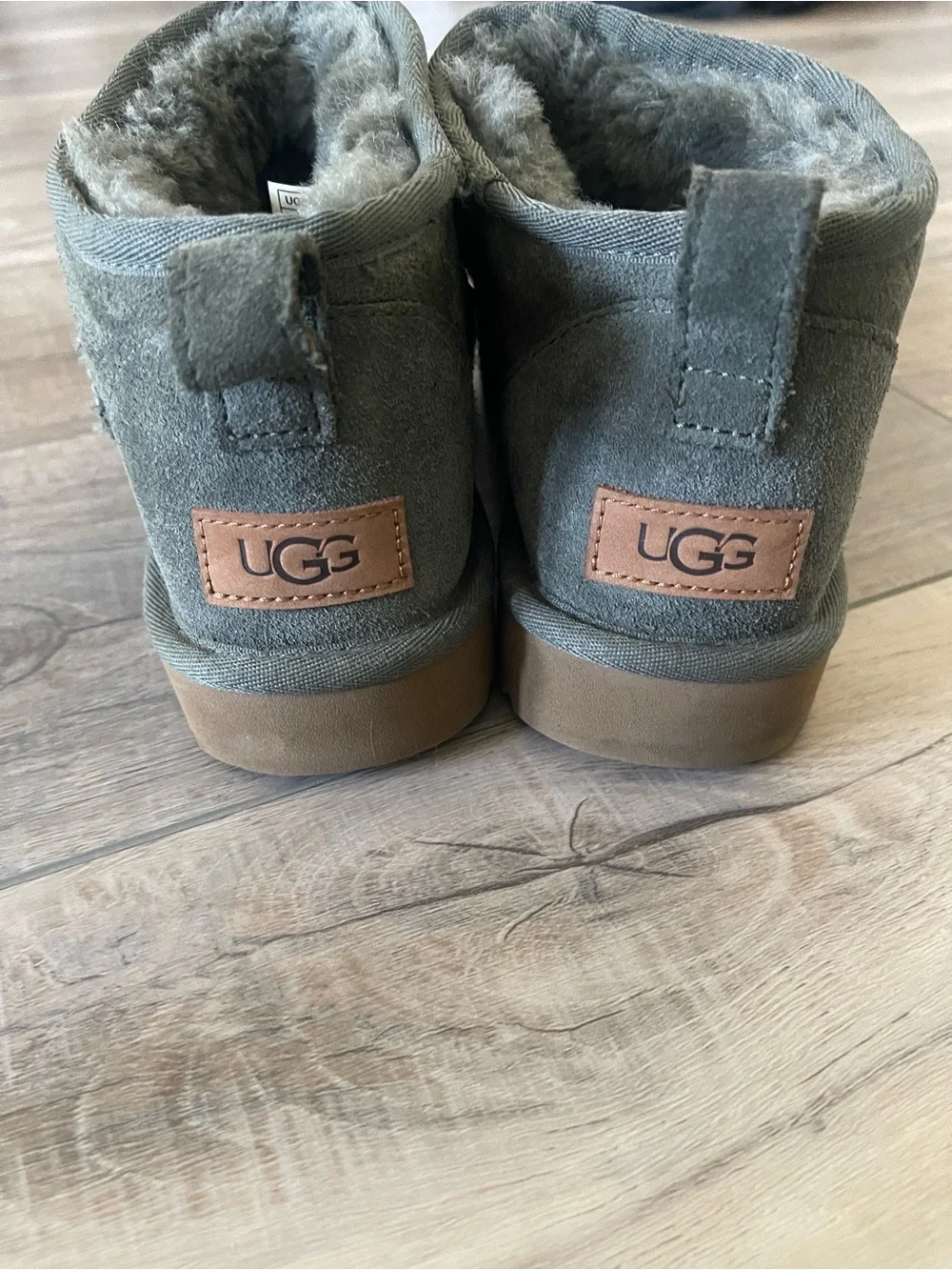 UGG Classic Ultra Mini Boots - Olive Green - Size 8 (Excellent Condition)